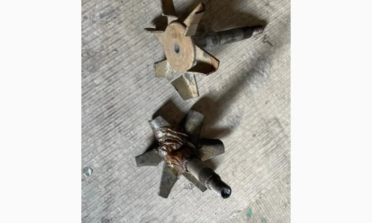 Валик с крыльчаткой для водяного насоса двигателей Д6 - фото № 1