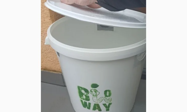 Компостер для каліфорнійських черв'яків для компосту - фото № 5