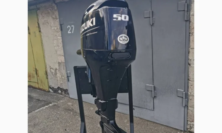 Продажа лодочного мотора Suzuki - 50 в идеальном состоянии - фото № 1