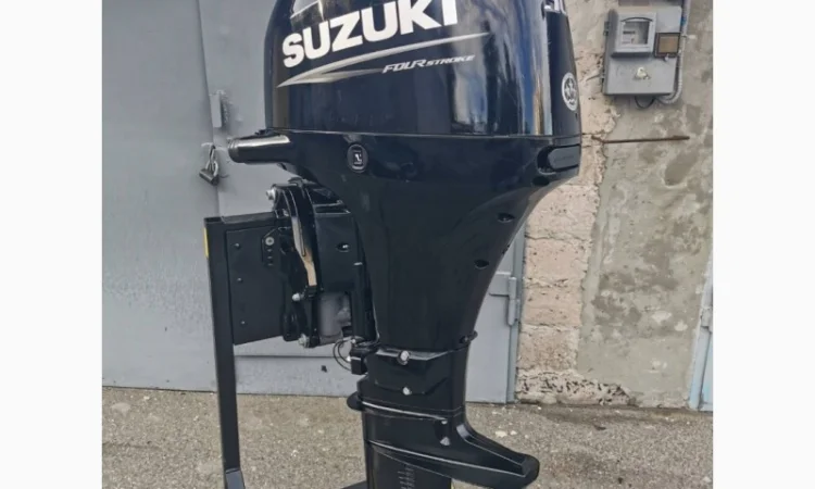 Продажа лодочного мотора Suzuki - 50 в идеальном состоянии - фото № 4