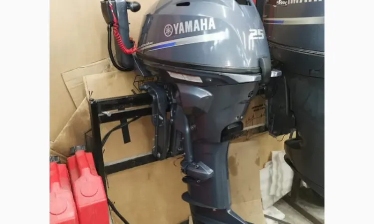 Продам лодочный мотор б/у. Yamaha - 25 - фото № 1