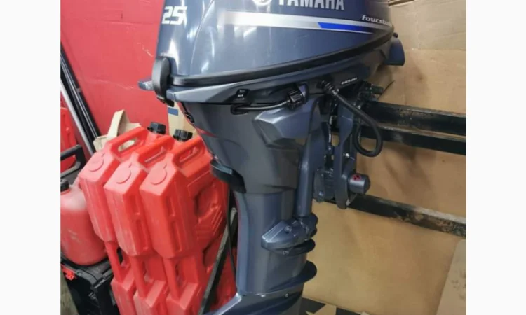 Продается лодочный мотор Yamaha - 25 б/у - фото № 2