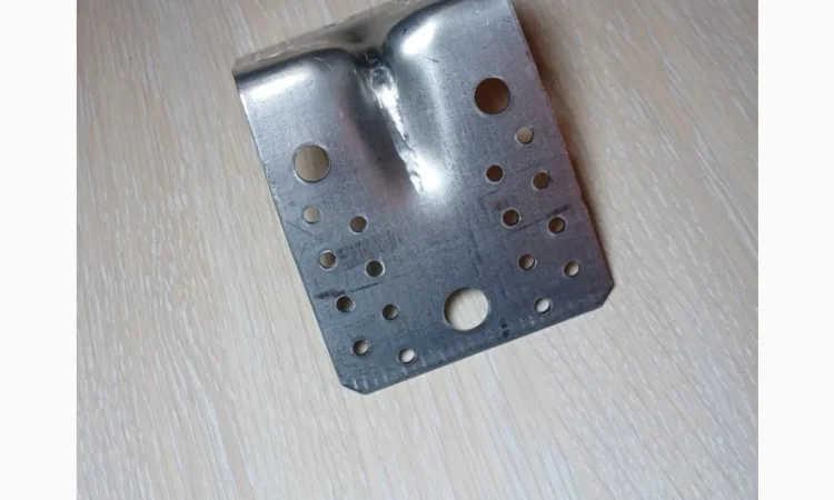 Універсальний куточок з ребром жорсткості 105х105х90 2мм - фото № 6