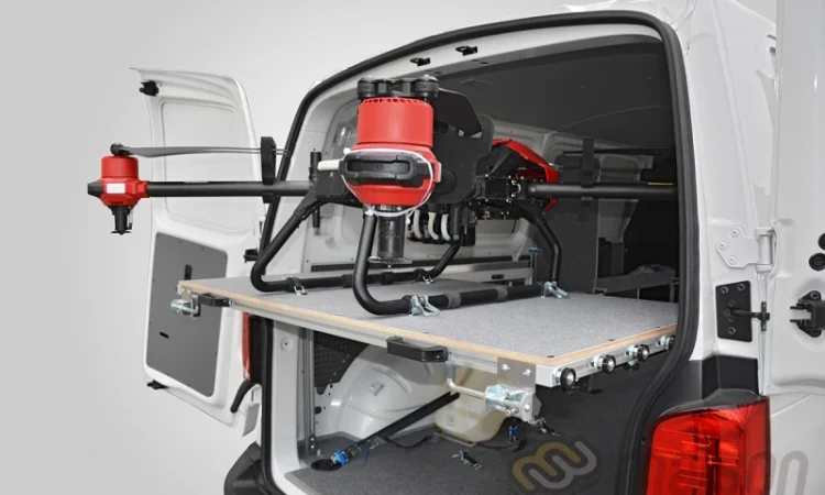 Оборудование фургона для перевозки агродронов - фото № 6