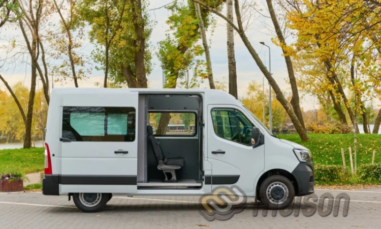 Переоборудование Renault Master в грузопассажирский - фото № 2