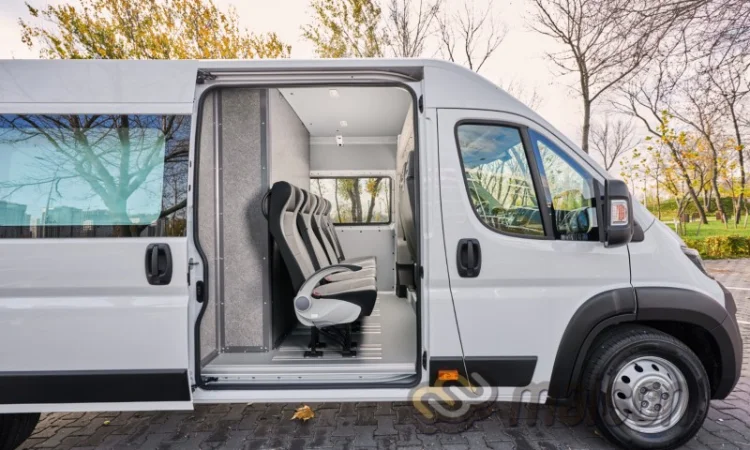 Переоборудование Peugeot Boxer для комфортного перевозки - фото № 2
