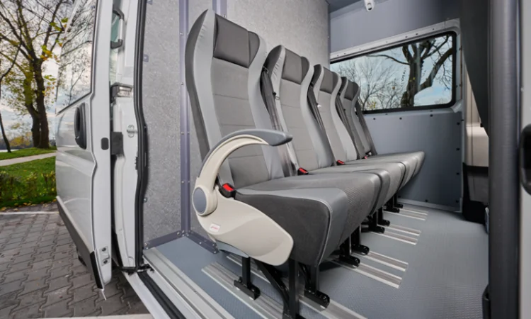 Переоборудование Peugeot Boxer для комфортного перевозки - фото № 8