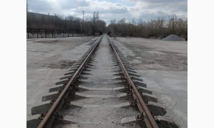 Продается земельный участок с железнодорожной веткой в Харькове - фото № 1