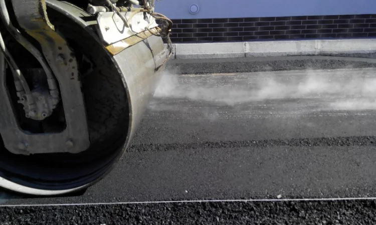 Асфальтирование дорог и площадок в Киеве и области - фото № 1