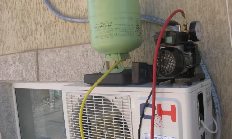 Заправка кондиционеров фреоном R410, R22, R32 в Киеве - фото № 3