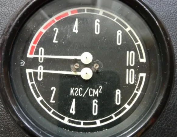 Манометр МД-213 двострілковий для вимірювання тиску - фото № 1