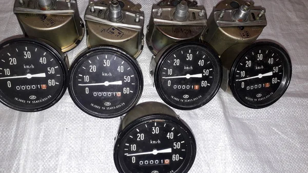 Спидометр 19.3802 для тракторов ХТЗ - фото № 1