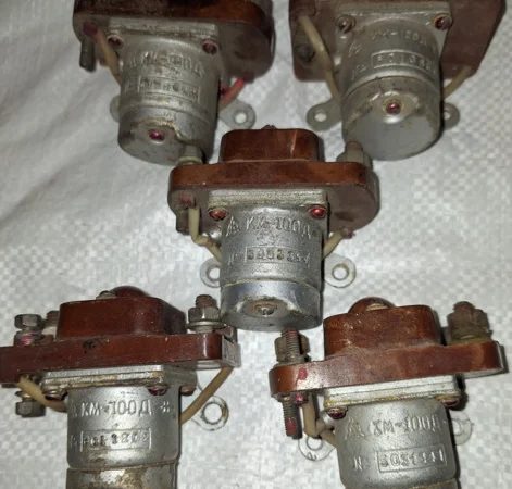 Малогабаритный контактор КМ-100Д-В - фото № 1