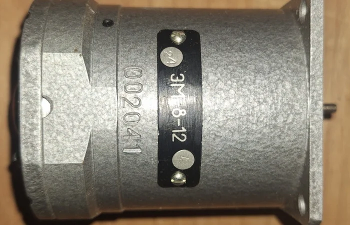 Электродвигун ЭМ-8-12 для механических систем - фото № 1