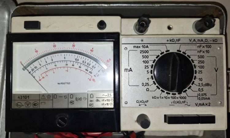 Тестер 43101 для вимірювання струму та напруги - фото № 1