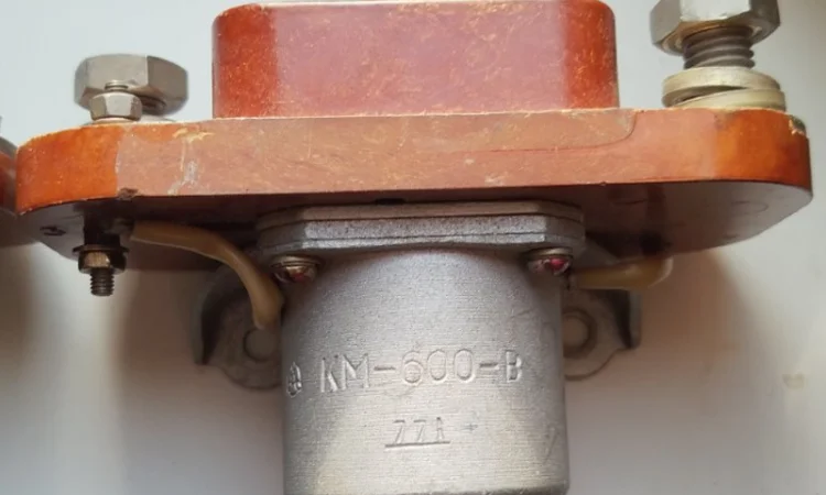 Контактор КМ-600 В для електрообладнання - фото № 1