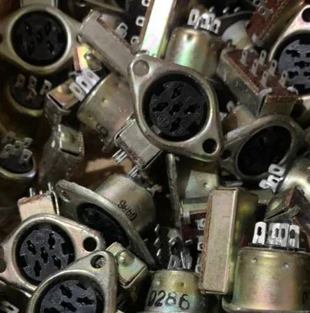 Роз'єм ОНЦ-ВГ-12-5/16 для електричних ланцюгів - фото № 1