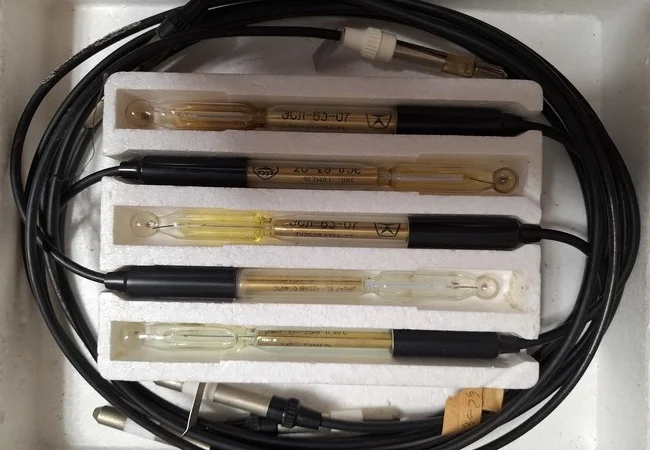 pH-электрод ЭСЛ-63-07 для лабораторных анализов - фото № 1