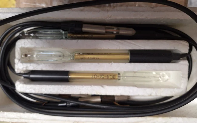 Лабораторный стеклянный электрод ЭСЛ-51-07 - фото № 1