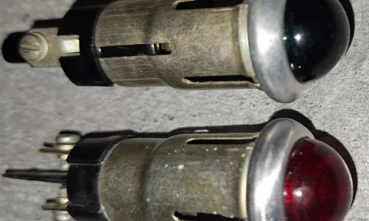 Сигнальная лампа ПД20 красная(зеленая) 24 V - фото № 1