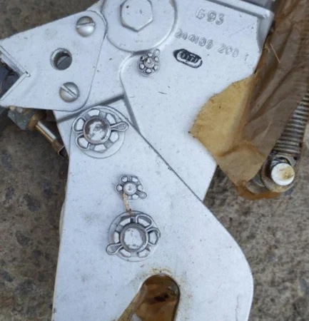 Замок прибраного положения 24-4105-200-1 - фото № 1