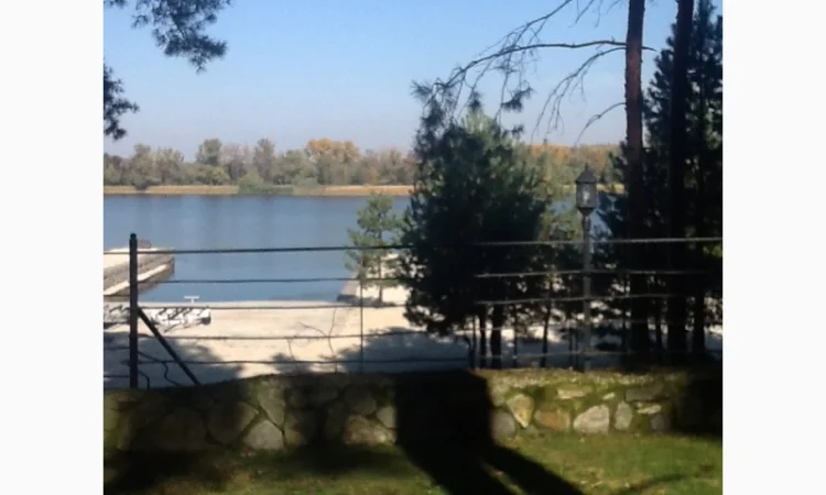 Продается VIP коттедж с евроремонтом на берегу Днепра с собственным пляжем - фото № 14