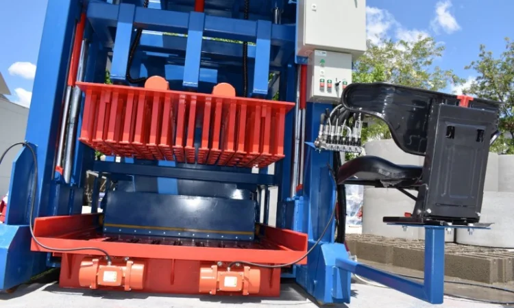 Мобільний вібропрес Svemlo SUMAB 4800 у продажу - фото № 1