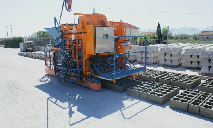 Мобільний вібропрес Svemlo SUMAB 4800 у продажу - фото № 8