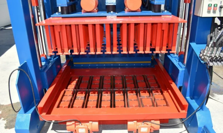 Мобільний вібропрес Svemlo SUMAB 4800 у продажу - фото № 17