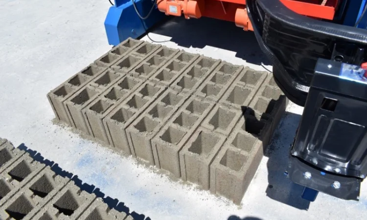 Мобільний вібропрес Svemlo SUMAB 4800 у продажу - фото № 14