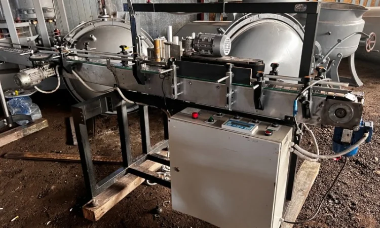 Етикетувальна машина для циліндричних ємностей - фото № 1