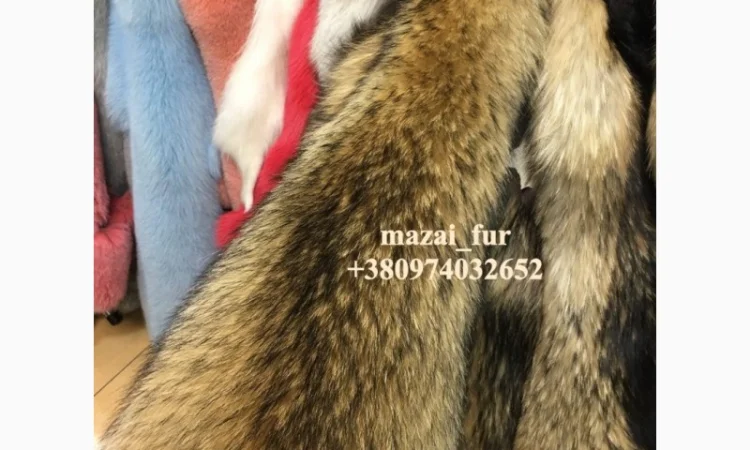 Зимні шкури єнота у продажу - фото № 4