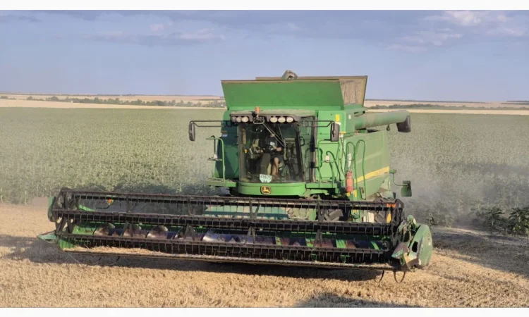 Услуги по сбору урожая с комбайнами John Deere - фото № 3