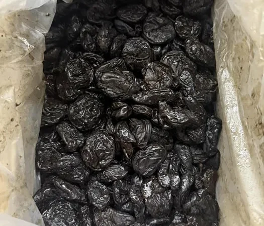 Копченый чернослив, вяленый, упаковка по 5 кг - фото № 1