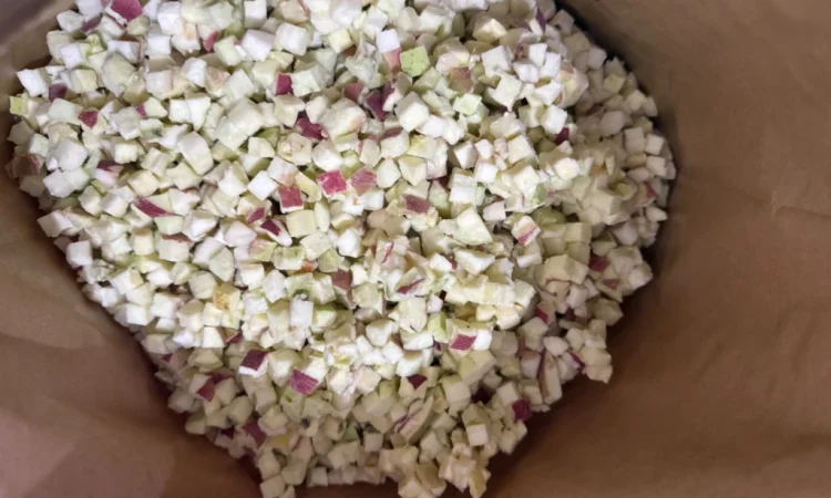 Пропонується заморожене яблуко кубиками зі шкірою - фото № 2