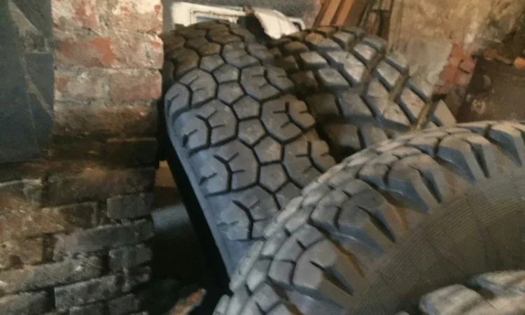 Скаты шины R24 14 на различную спецтехнику продажа в Украине - фото № 2