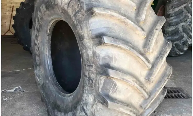 Шина 900/60R32 GoodYear для комбайнов - фото № 1