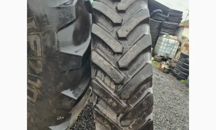 Бу шина VF 380/105R50 BKT опрыскиватель - фото № 1
