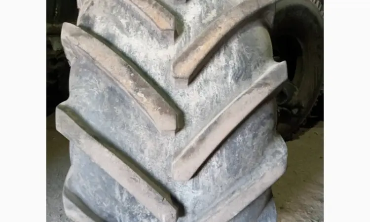 Бу шина 900/60R32 (35.5-R32) Michelin (р32) на комбайн - фото № 1