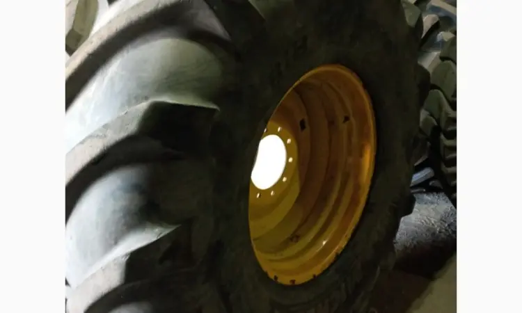 Бу шина 900/60R32 (35.5-R32) Michelin (р32) на комбайн - фото № 3