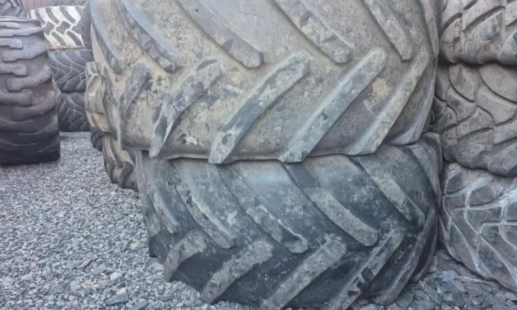 Б/у шина 600/65R28 Michelin (пара) на комбайн - фото № 1