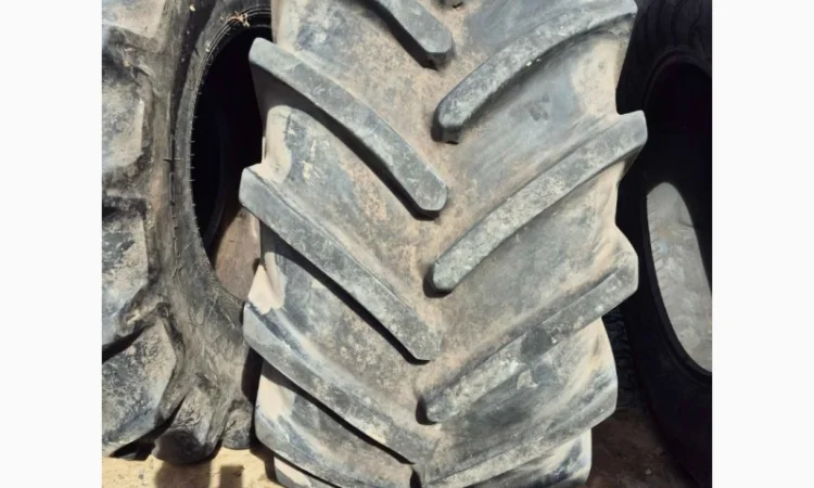 Бу шина 800/65r32 (30.5р32) michelin - фото № 1