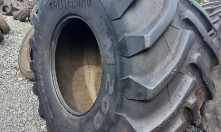 Бу шина 900/60r32 (35.5-р32) TRELLEBORG - фото № 4