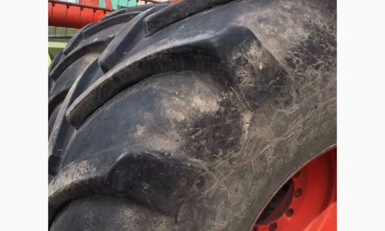 Б/у Шина 900/60R32 Michelin 176A8 - фото № 2
