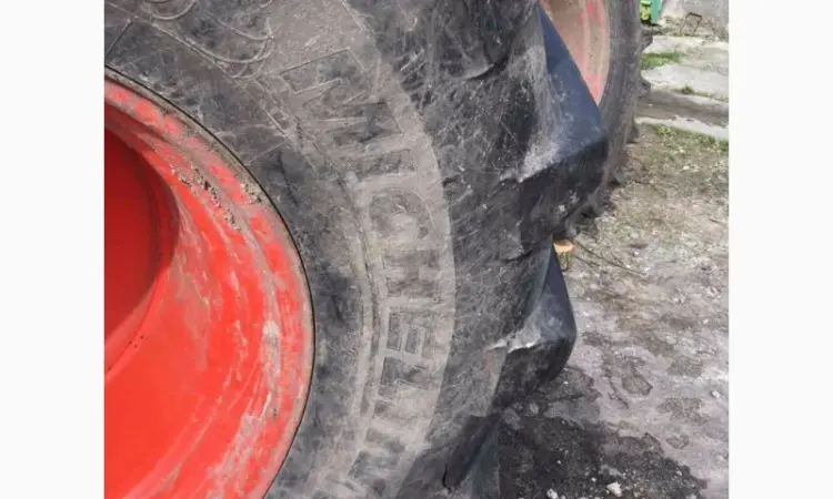 Б/у Шина 900/60R32 Michelin 176A8 - фото № 5