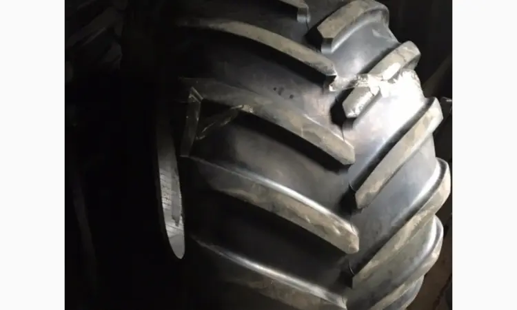 Б/у шина 1050/50-32 Michelin для Holmer Terra практически новая - фото № 1