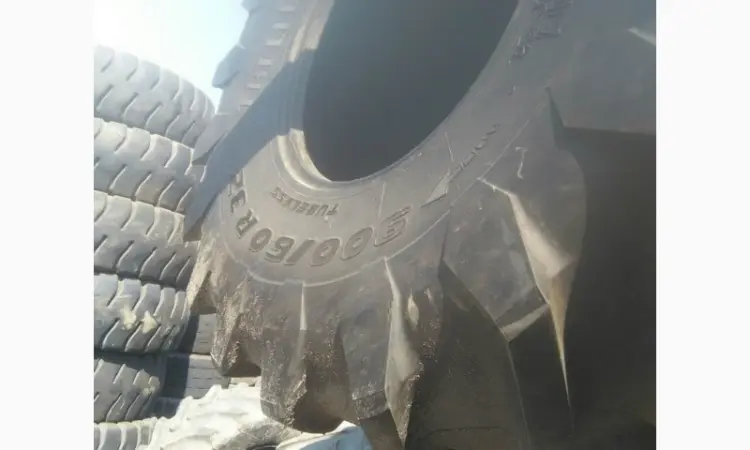 Б/у Шина 900/60 32 trelleborg для комбайна - фото № 2