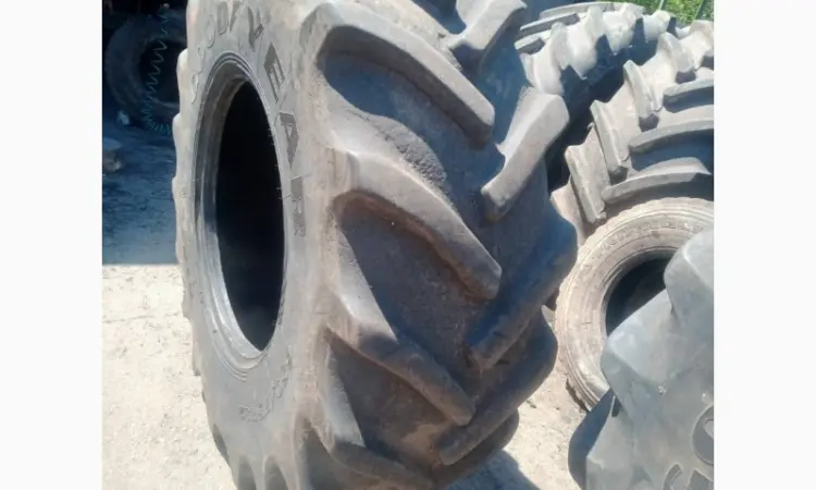 Бу шина 650/70r32 Goodyear - фото № 6