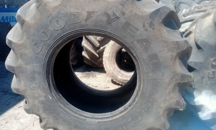 Бу шина 650/70r32 Goodyear - фото № 7
