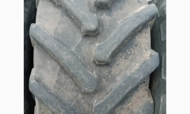 Бу шина 710/75R42 Michelin (пара) Днепр на трактор Fendt John Deer - фото № 2